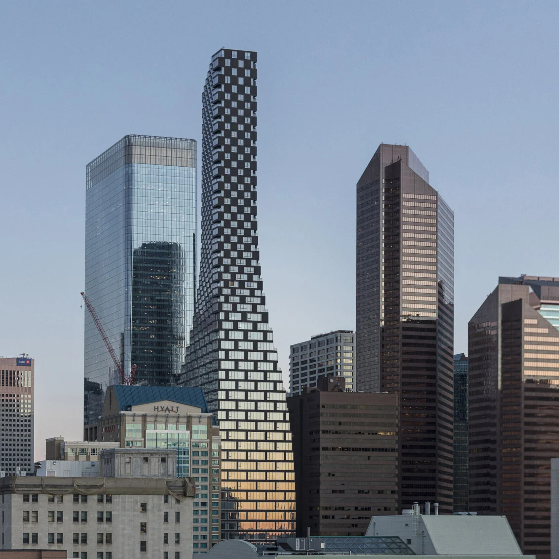 برج آسمان تلوس Telus Sky Tower (2020)