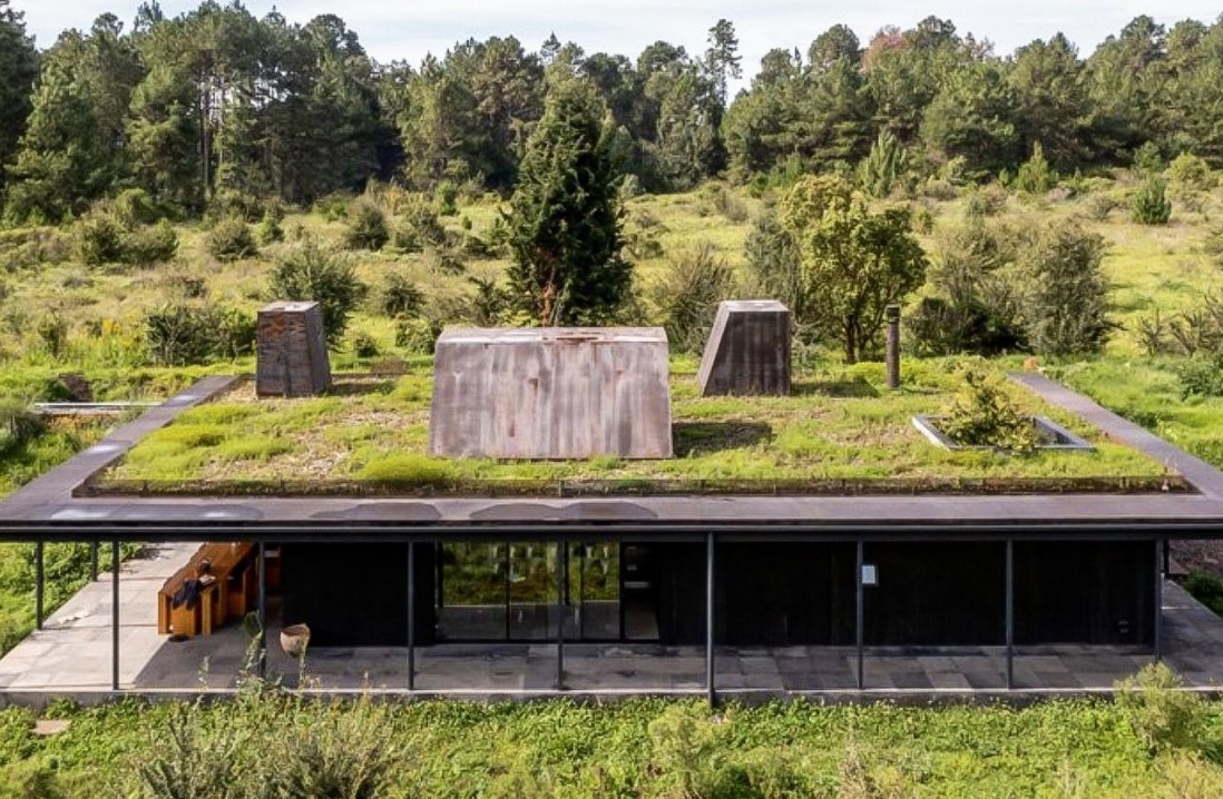 The Rain Harvest Home (خانه برداشت باران)